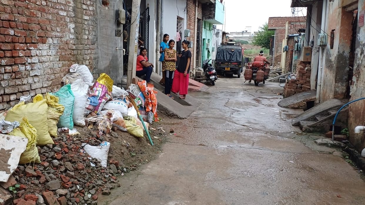 Fear: Fear due to information of water in Tangri, people are keeping vigil at night