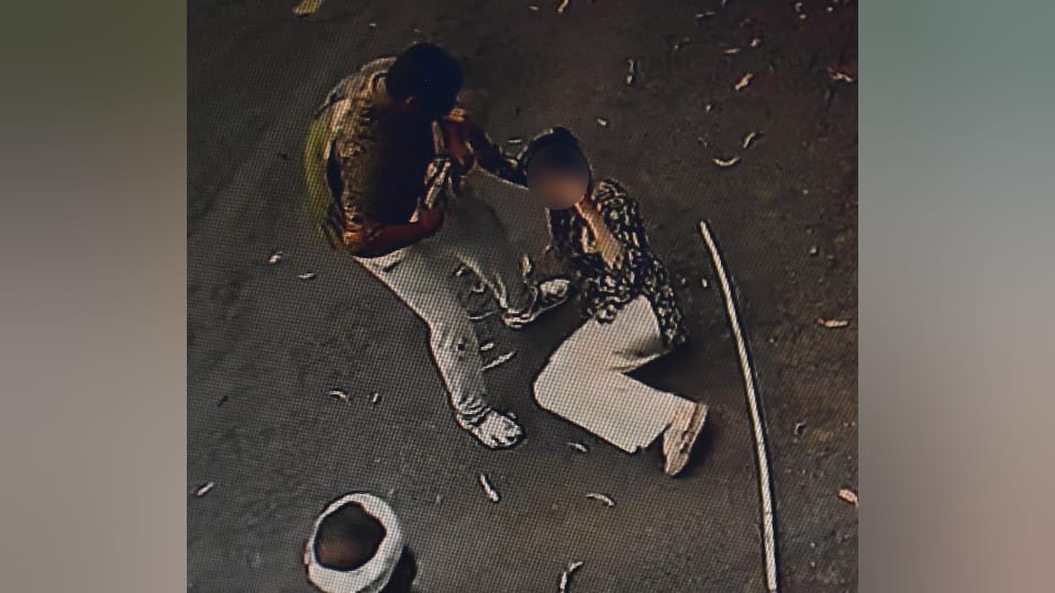Lucknow Acid Attack student started crying loudly after seeing face After acid attack said shoot me