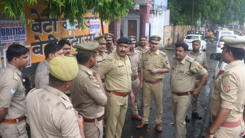 Lucknow Acid Attack student started crying loudly after seeing face After acid attack said shoot me