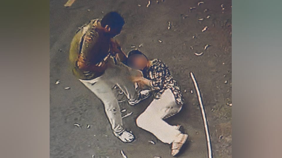 Lucknow Acid Attack student started crying loudly after seeing face After acid attack said shoot me