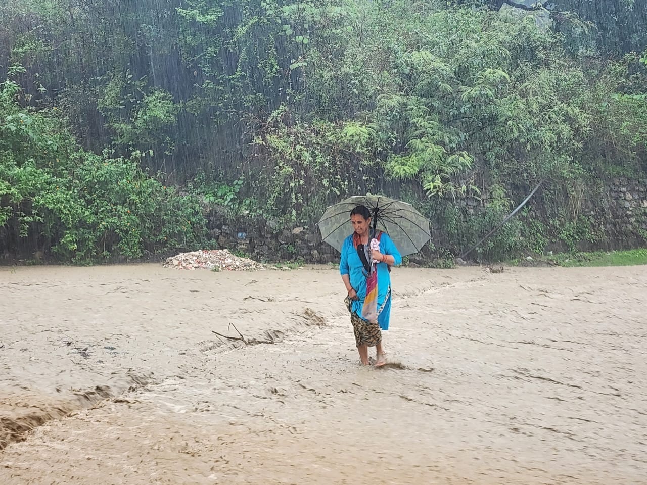 Uttarakhand Weather Monsoon Heavy Heavy rainfall debris at many places on Mussoorie Dehradun road Road Closed