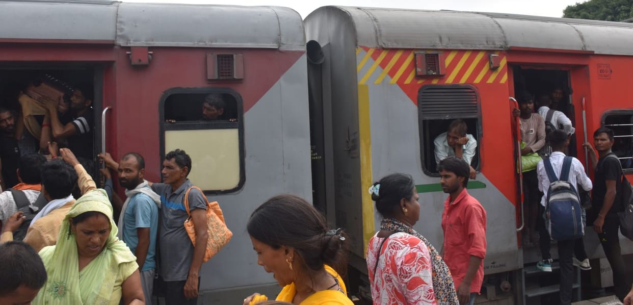 Many contractual staff have criminal cases, police verification should be mandatory: Railway Board