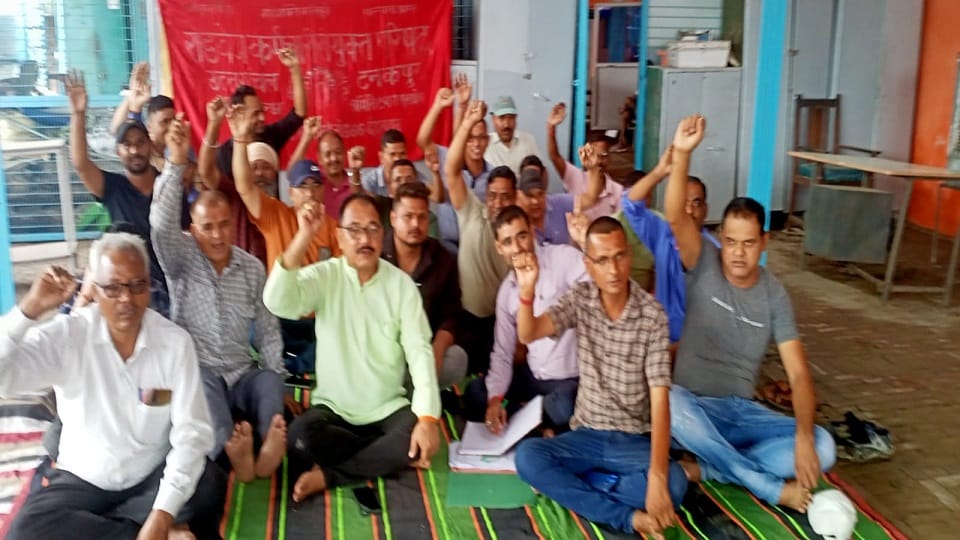 Traffic branch protested against three-point demands in tanakpur