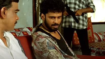 Shefali Shahs Electrifying Dance To Sapne Mein Milti Hai Leaves Fans Nostalgic Watch Video