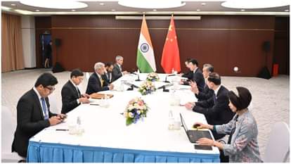 भारत और चीन के विदेश मंत्री।