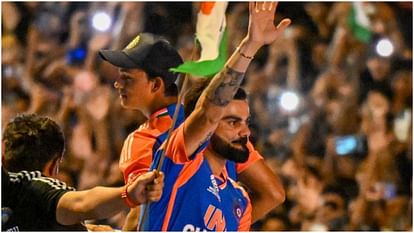 Team India Photos: वानखेड़े में सम्मान समारोह के बाद खूब नाचे रोहित-विराट और बाकी खिलाड़ी, लैप ऑफ ऑनर भी लिया Team India Photos: Rohit-Virat and other players danced honor ceremony at Wankhede, also took lap of honor