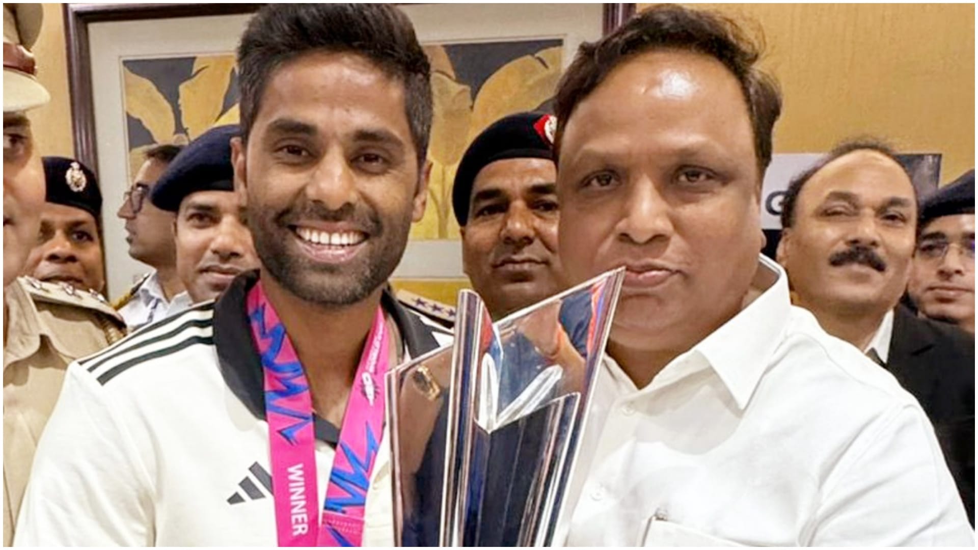 Team India: Flight after 3 days due to Hurricane Beryl, 16 hours journey, meet PM, champions return in style
