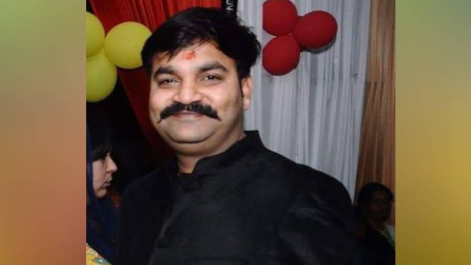 businessman committed suicide by shooting himself in Agra
