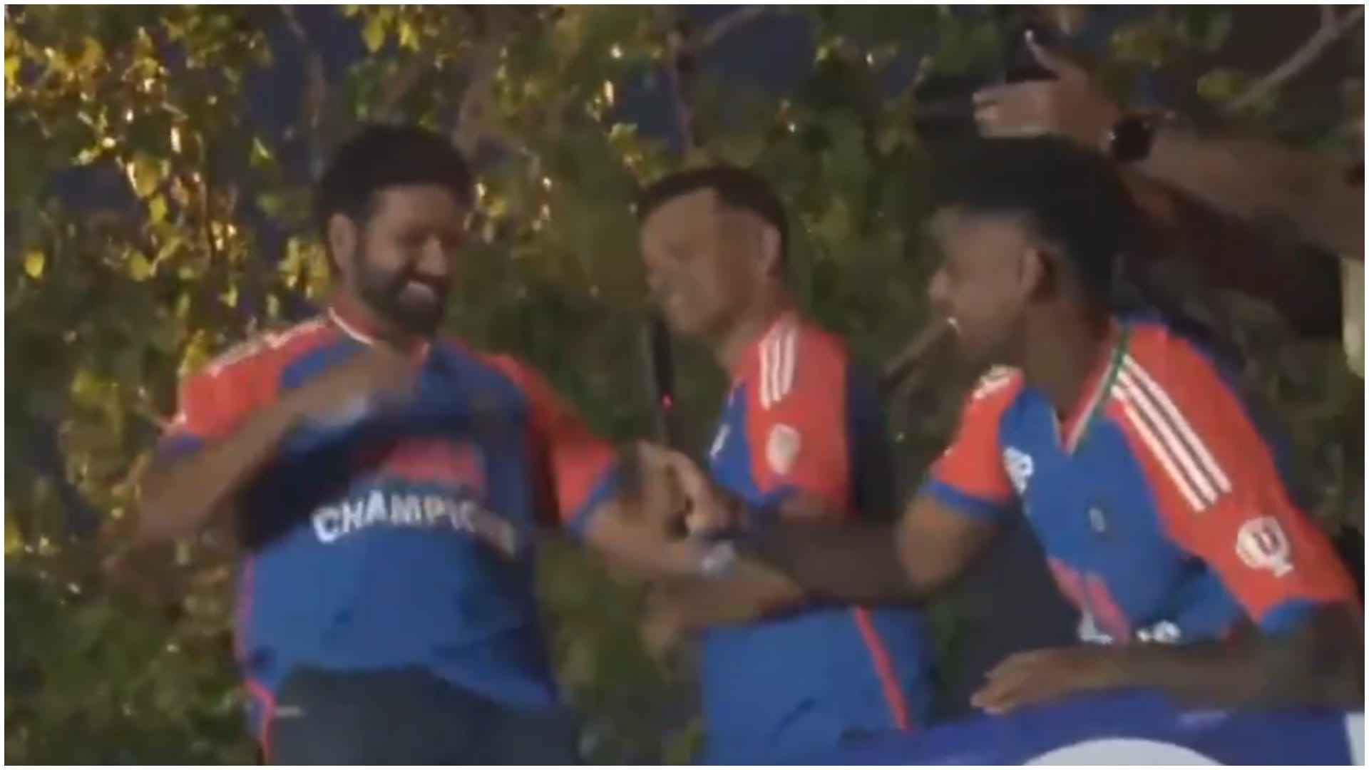 VIDEO: Rohit Sharma, Virat Kohli 'bromance' in victory parade, fans cheered lifted trophy, Watch Video