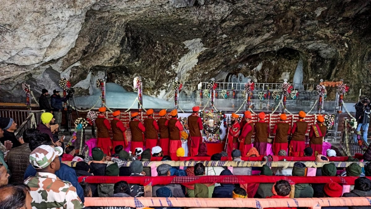 Amarnath Yatra 2024 : Another batch left more than three and a half lakh people had darshan of Baba Barfani