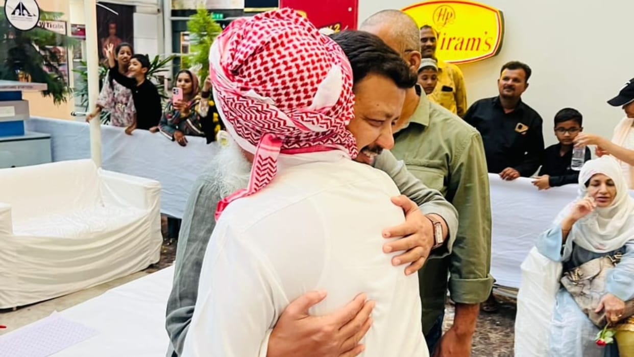 Bhopal Madhya Pradesh Hajis returned from Madina were greet