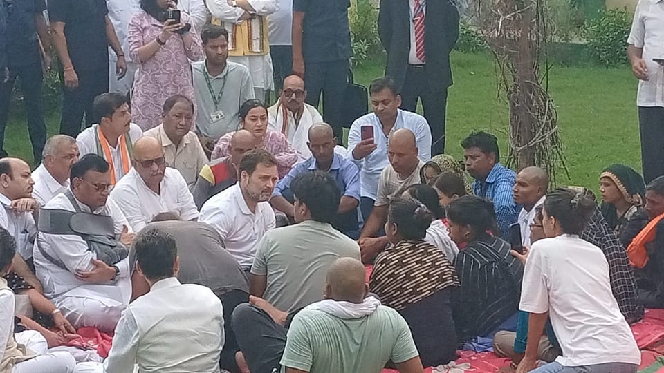 Rahul Gandhi reached Pilakhna in Aligarh