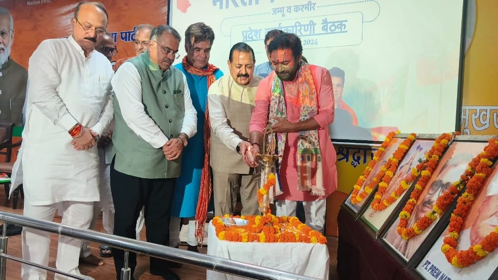 jk election : After Jammu BJP state executive meeting in Jammu Tarun Chugh arrived