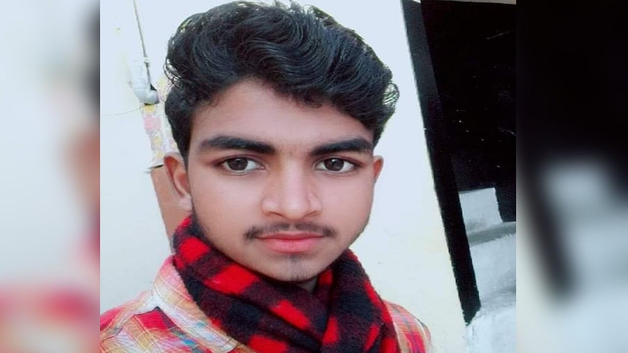 BA student committed suicide by hanging himself in Bareilly