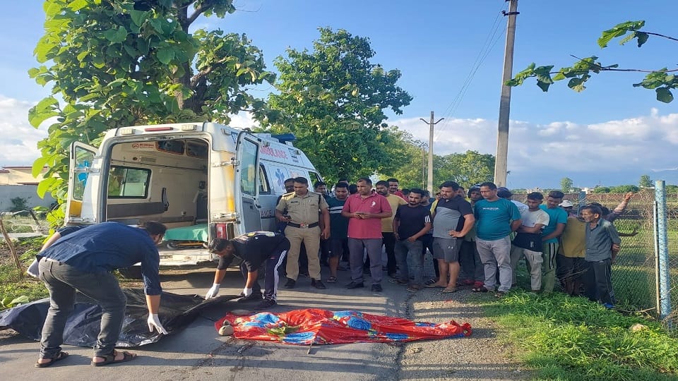 A vehicle carrying soil crushed a man in haldwani