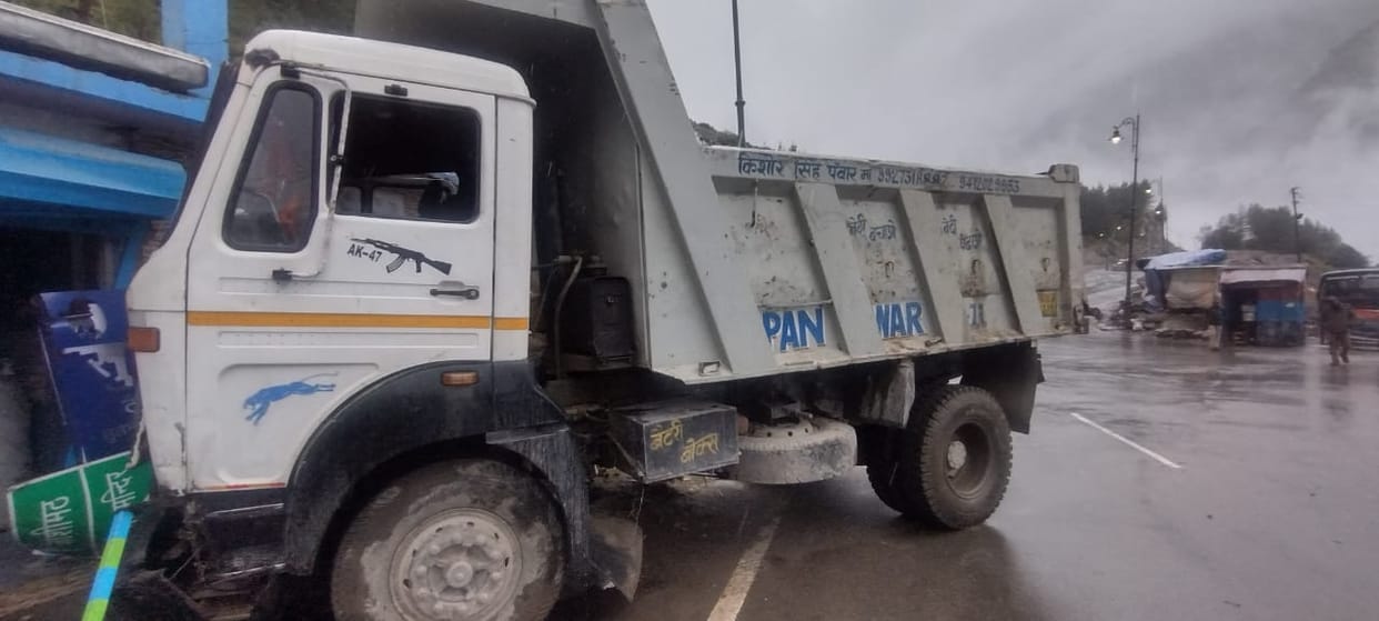 Badrinath Dham Accident Uncontrolled truck hits three pilgrims and a cleaning worker