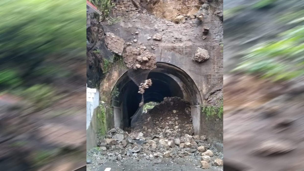 Landslide on the outside of the old tunnel connecting Kedarnath and Kedar Ghati Uttarakhand News in hindi