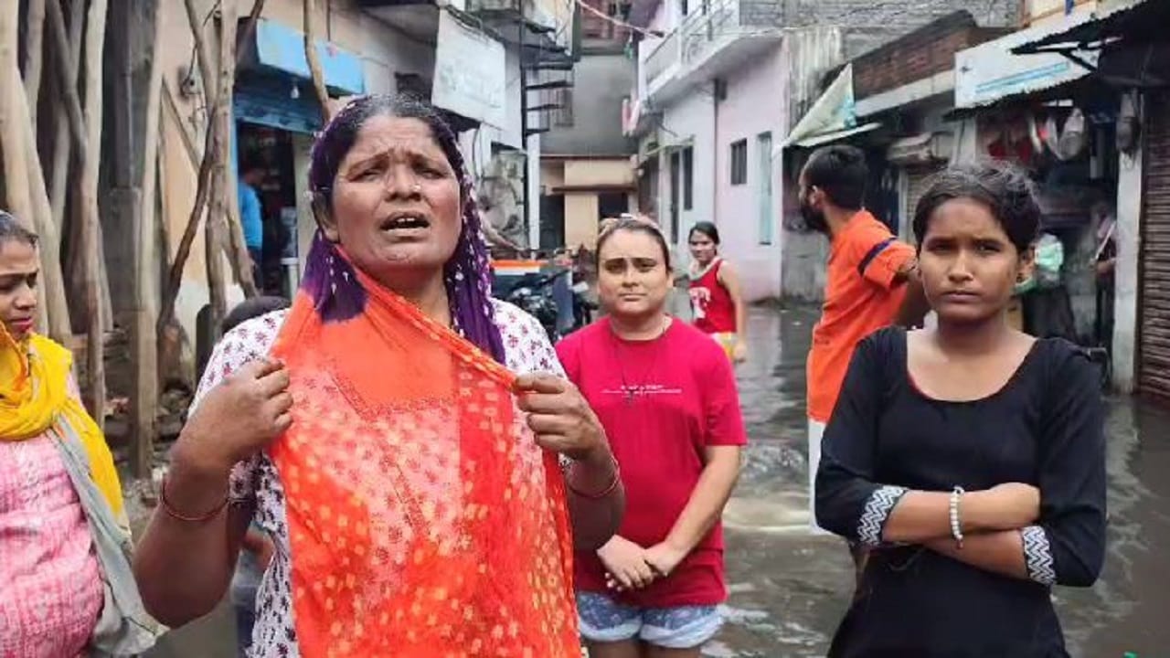 People facing waterlogging problems due to heavy rains in Bareilly