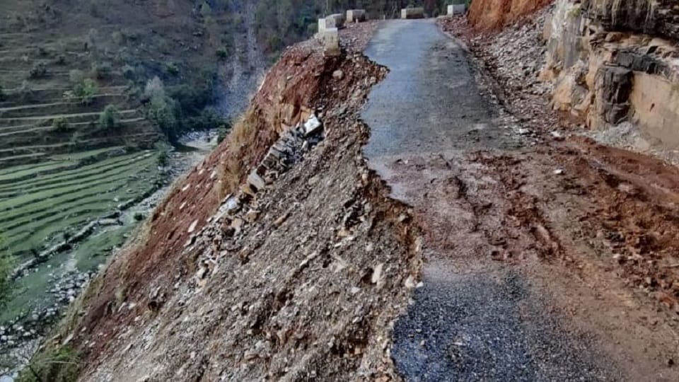 4 roads in Almora and 13 in Bageshwar closed due to rain