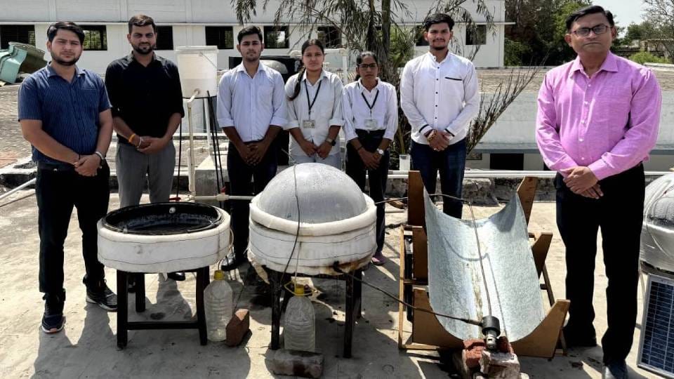 Students created an advanced solar-powered device to make salty water drinkable in Agra