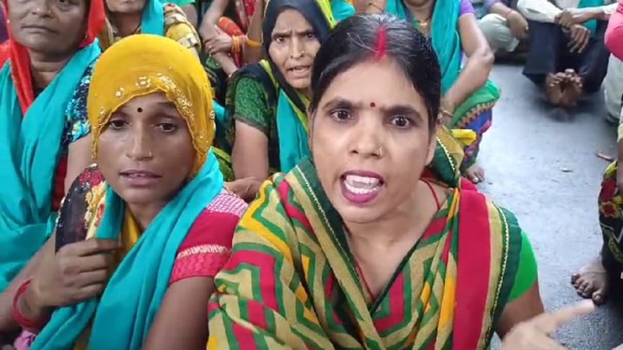 Farmers protest against land acquisition in Lakhimpur