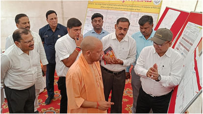 CM Yogi reviewed development work going on in Gorakhpur, went on spot and inspected and gave instructions