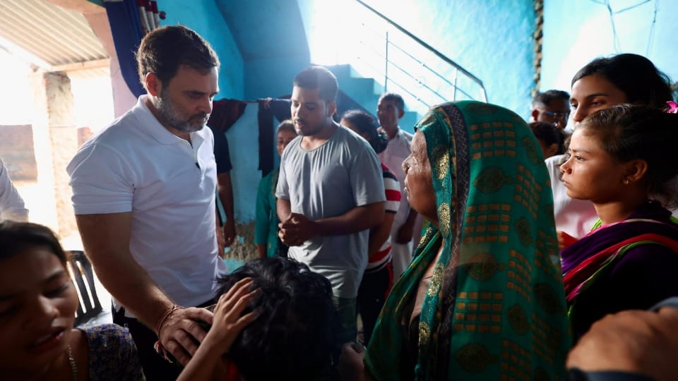 Hathras Stampede Rahul Gandhi Met Relatives of Died People Grandmother and Granddaughter Expressed Pain of De