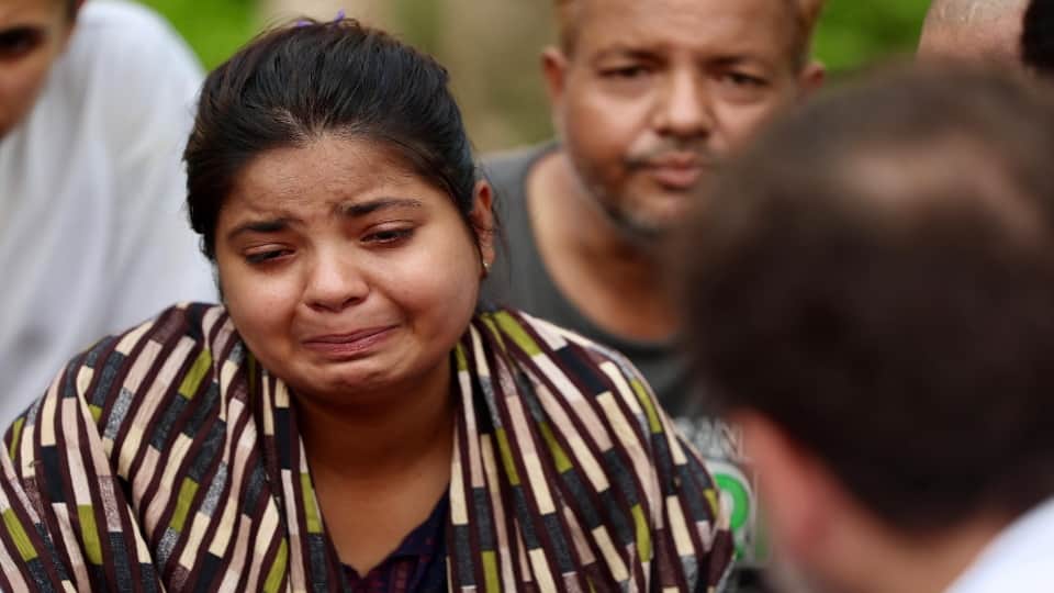 Hathras Stampede Rahul Gandhi Met Relatives of Died People Grandmother and Granddaughter Expressed Pain of De