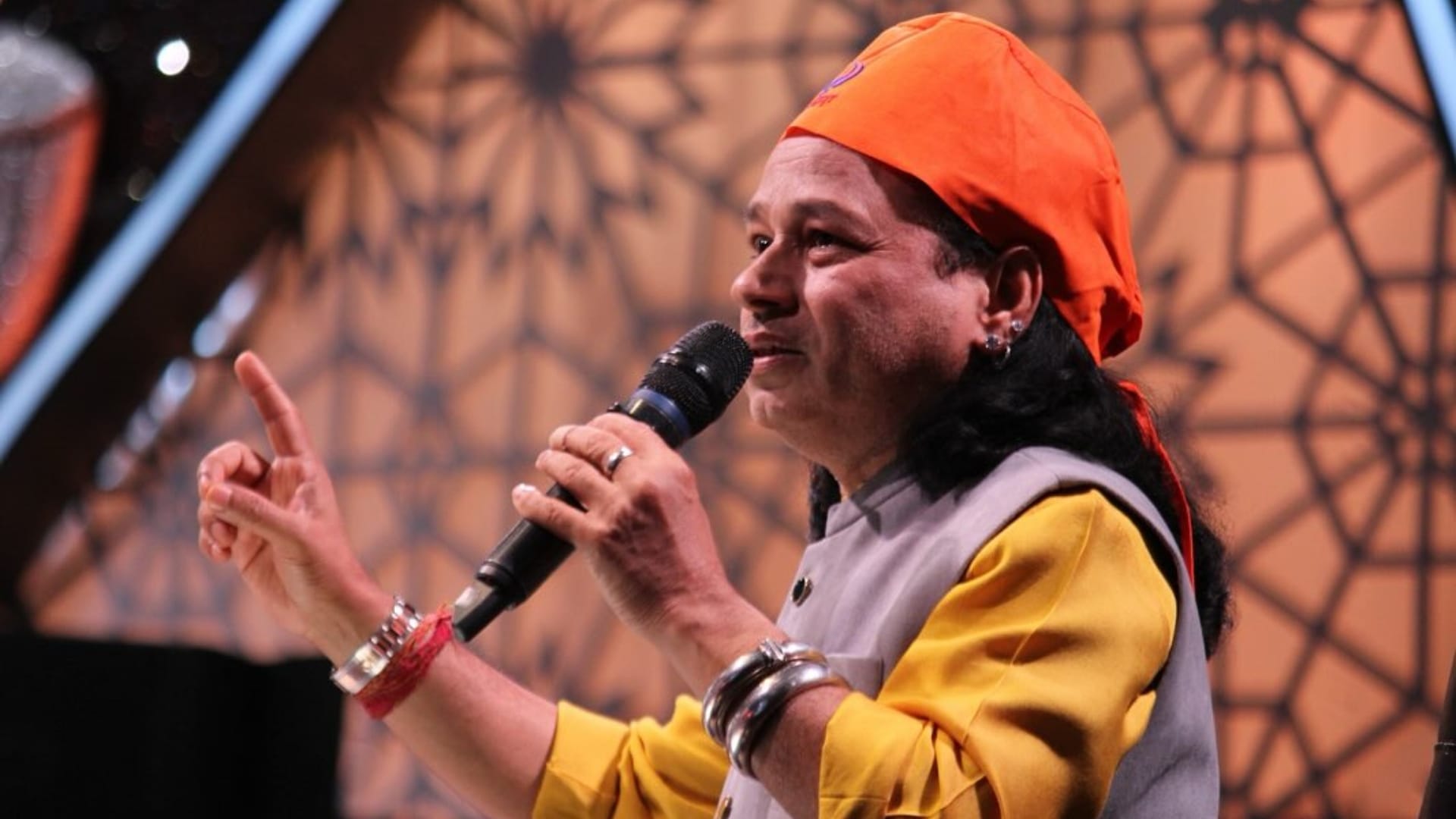 Singer Kailash Kher is celebrating his birthday today know about his life career songs and me too controversy
