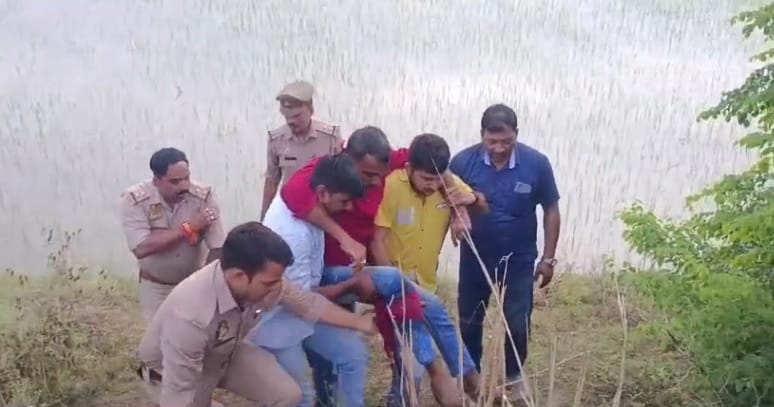History sheeter with a bounty of 20 thousand arrested in encounter, was absconding in cow slaughter case
