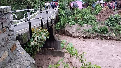 The bridge connecting Ramnagar to Ranikhet broke down