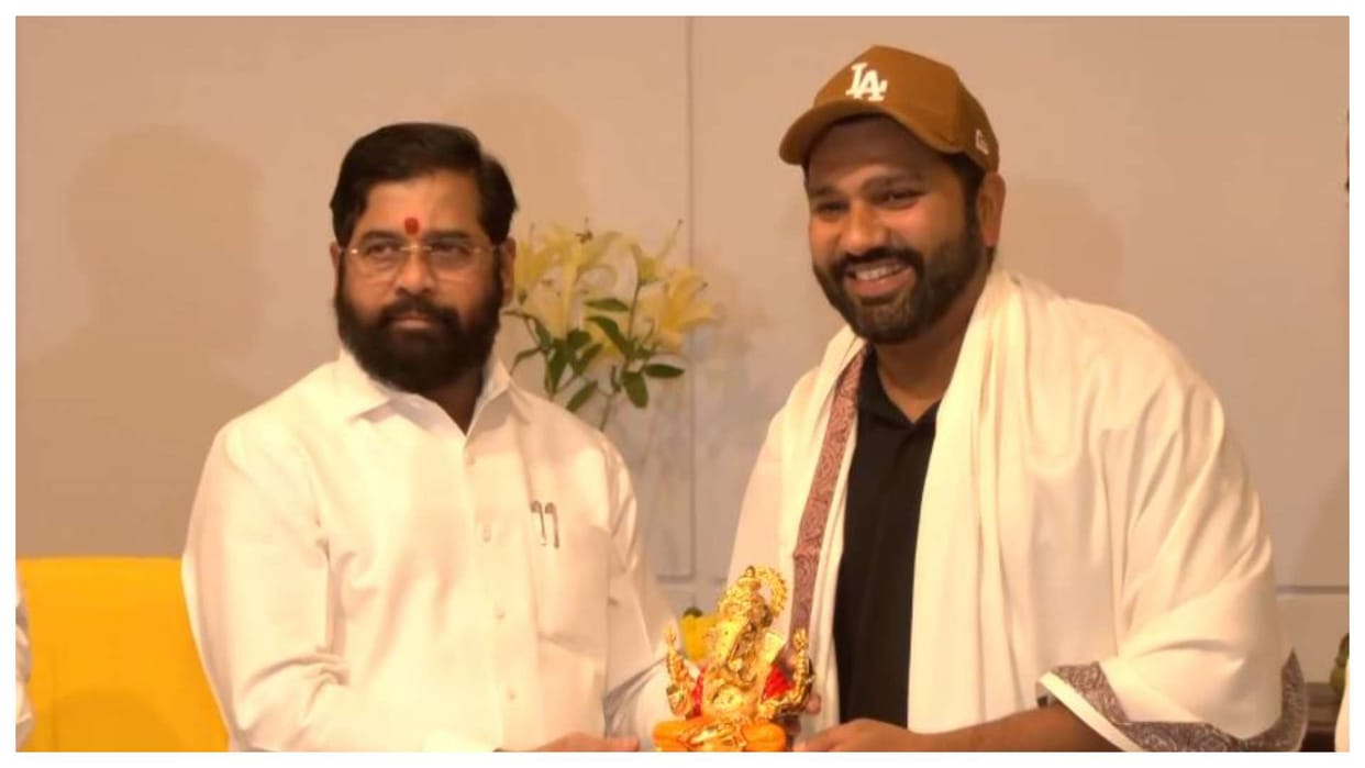 opposition question maharashtra government over 11 crore reward to cricket team for world cup win