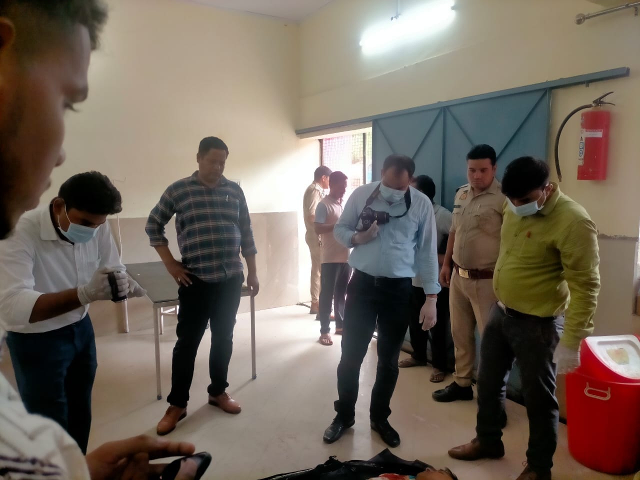 Shamli Tailor were not stitched Clothes  on time, stabbed the man in the chest with scissors after a dispute