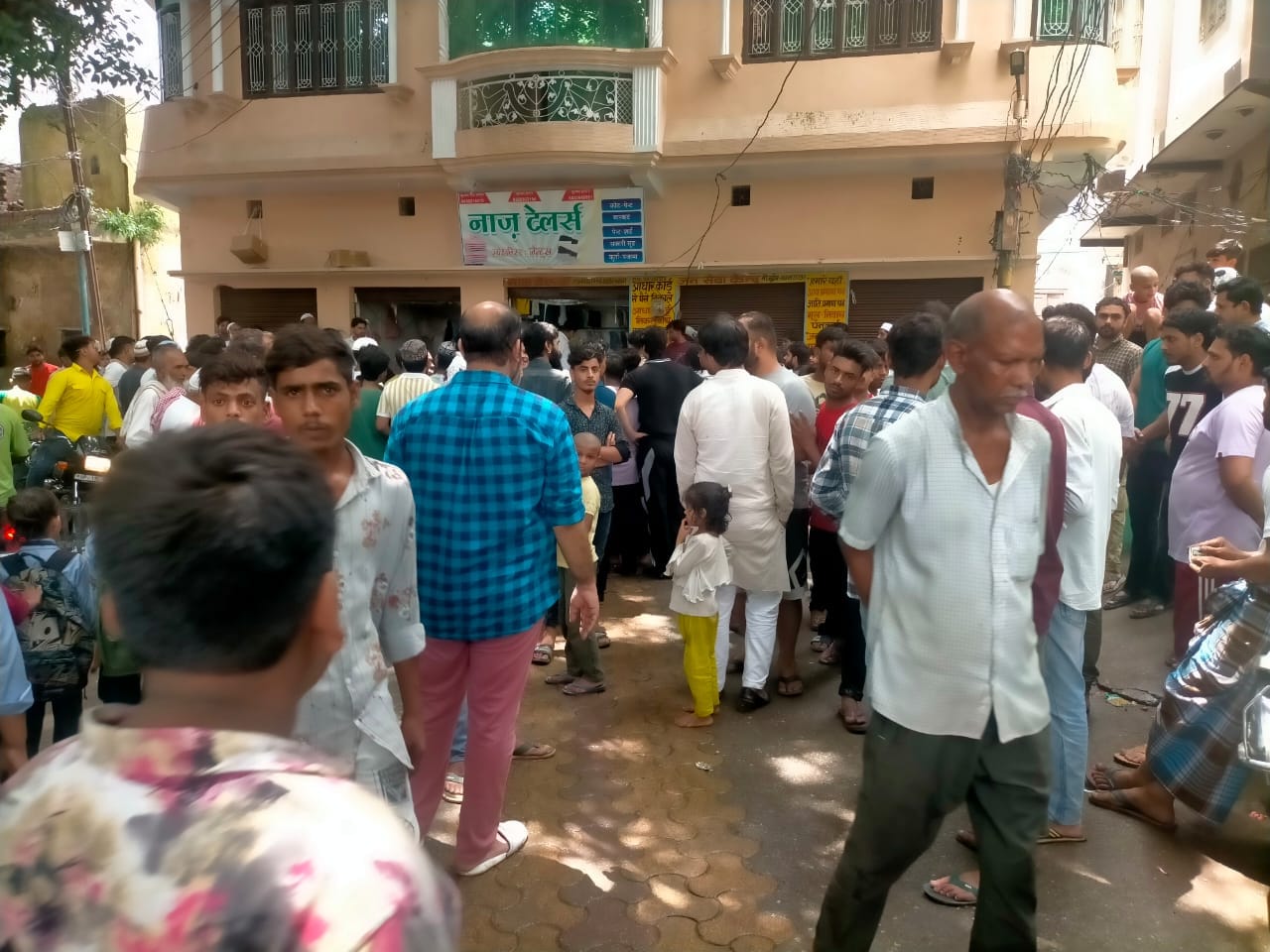 Shamli Tailor were not stitched Clothes  on time, stabbed the man in the chest with scissors after a dispute