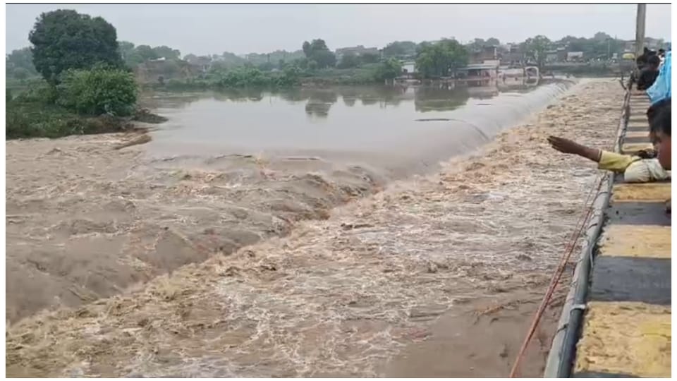 Rain in Sheopur Flood Situation Monsoon Update People Sitting On Rooftops See Photos