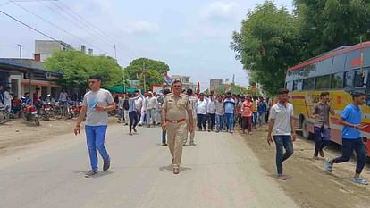 Shahpura News: प्रधान के निलंबन के आदेश के विरोध में कस्बा बंद, विरोध यात्रा निकाल फूंका मुख्यमंत्री का पुतला Shahpura News: Town closed in protest against the suspension order of Pradhan Sita Devi