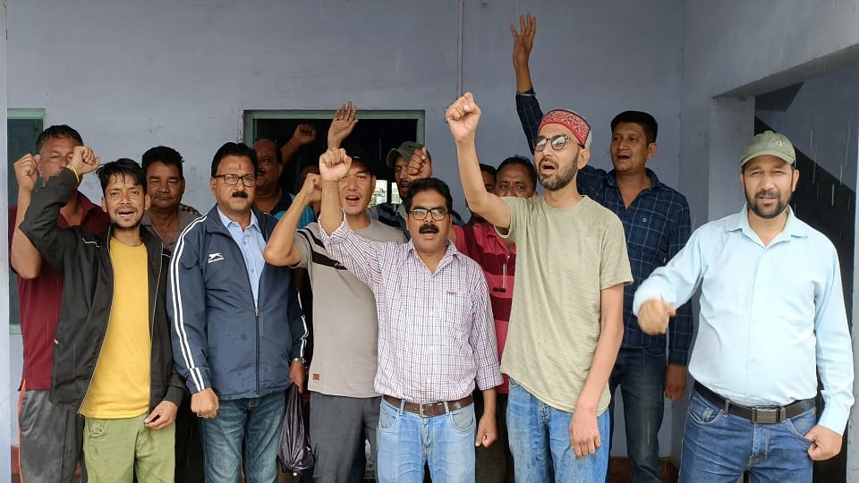 Roadways workers demonstrated against the management in pithoragarh