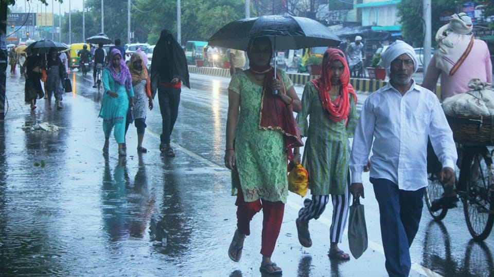 Heavy rain in Moradabad: Waterlogging from city to villages, administration issued alert
