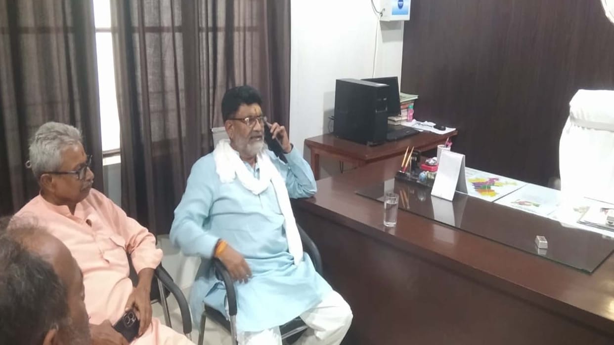 Banda: Teacher MLA anger burst out on tehsil administration