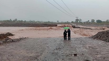 Uttarakhand Heavy rainfall Two people died after being buried under debris falling from Gauchar Karnaprayag