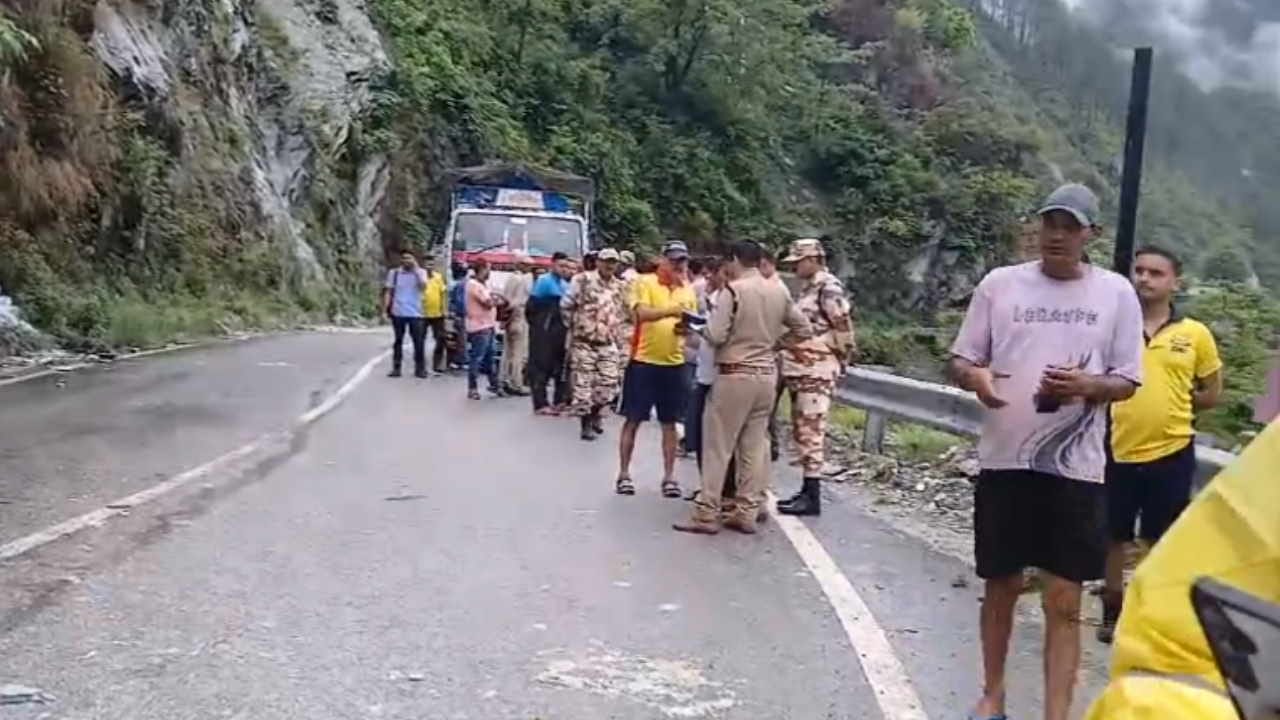 Uttarakhand Heavy rainfall Two people died after being buried under debris falling from Gauchar Karnaprayag