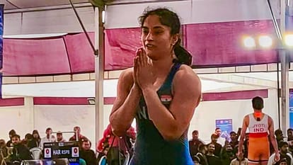How did Vinesh Phogat life change in a month? She left the wrestling and entered politics, read story