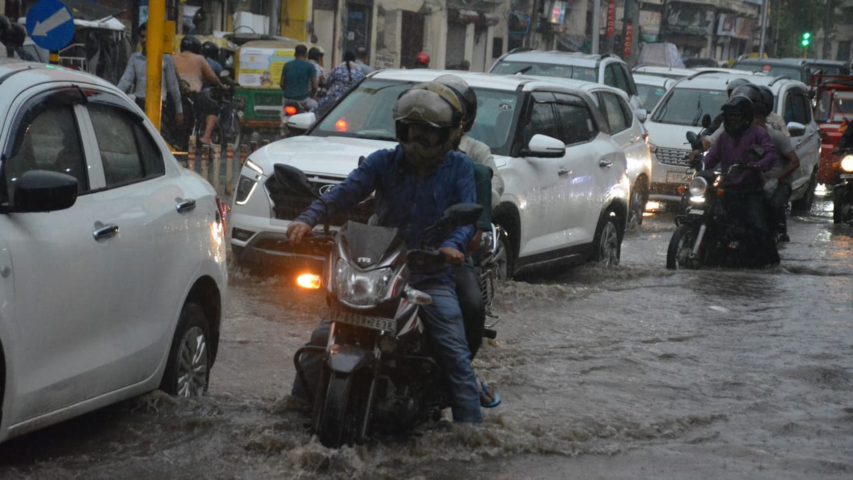 drain cleaning campaign extended till July 15 amid rain in Varanasi