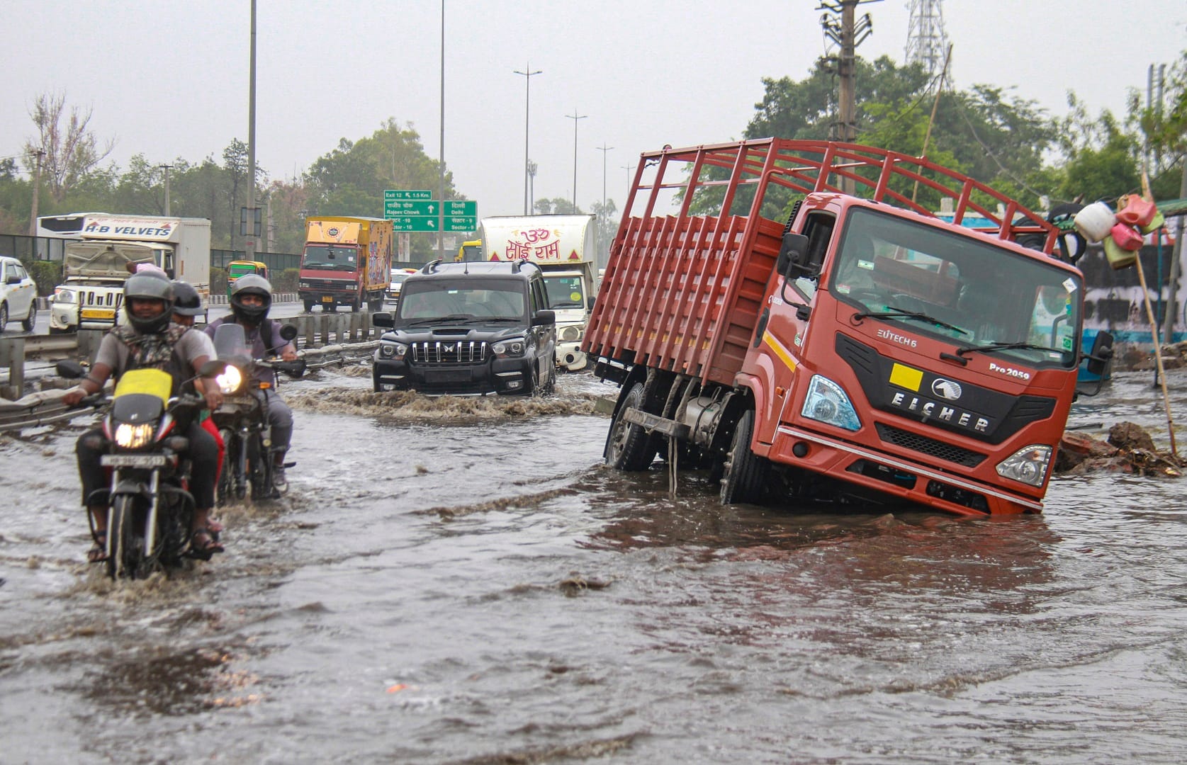 Rainfall causes havoc in Delhi-NCR traffic system in Gurugram collapses See pictures of the jam