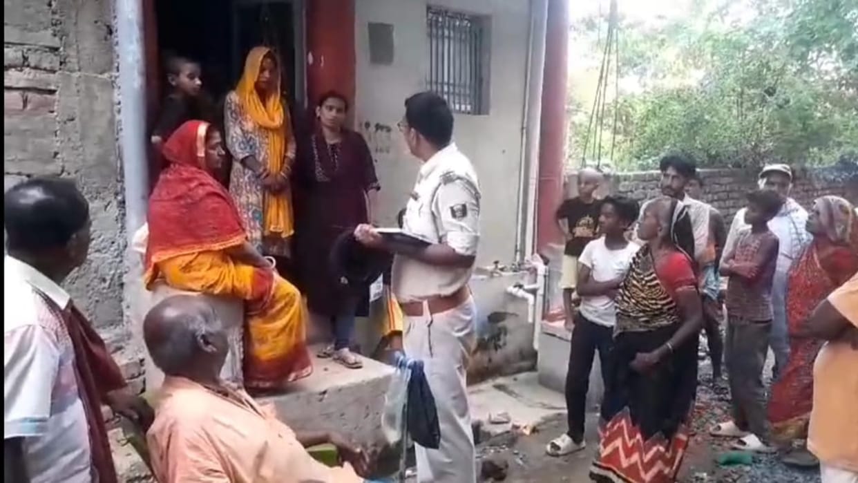 Bihar News: Married woman protesting at the doorstep of in-laws' house in Darbhanga love marriage bihar police