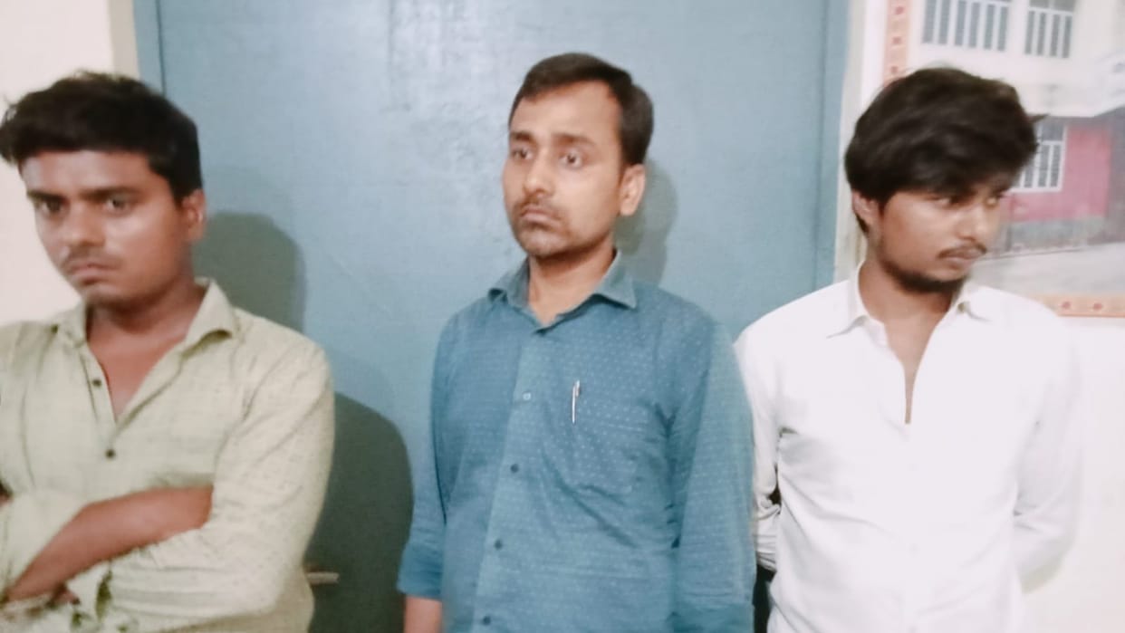 Bihar News : twelve fake candidates including two women arrested appearing CTET exam in Darbhanga Bihar police