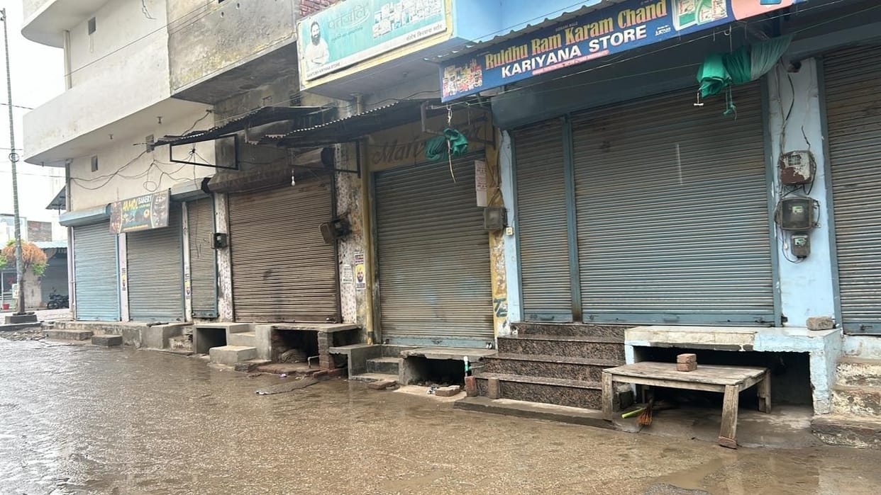 traders in Jakhal closed market In protest against incidents of theft in Fatehabad
