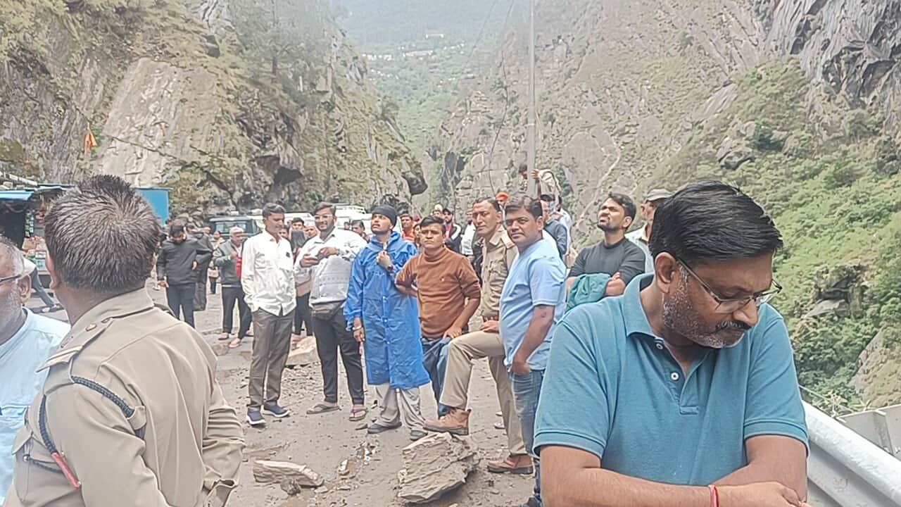 Uttarakhand weather Badrinath Highway closed at many places due to falling debris and boulders Pilgrims Stuck