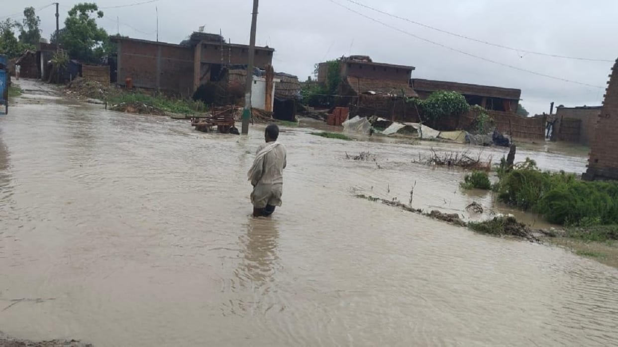 Flood situation in Lakhimpur Kheri due to rising water level of Sharda river due to rain
