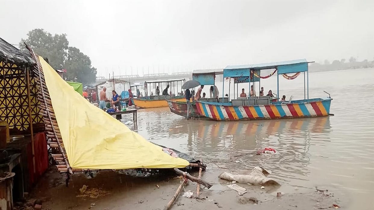 Ganga water level rises flood alert in many villages of budaun